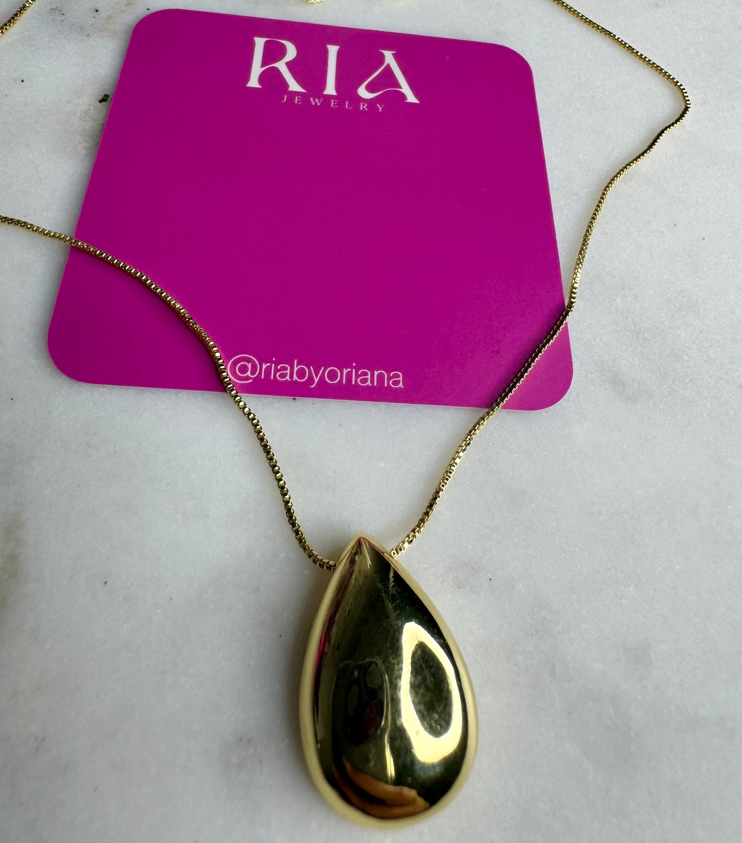 Gold Chunky Pendant Necklace